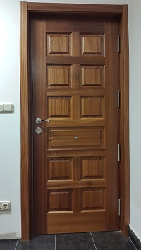 puerta de madera roble
